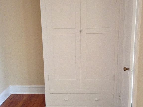 4th image of 203 E 4th St #313