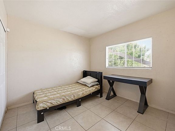 4th image of 16445 Arrow Blvd