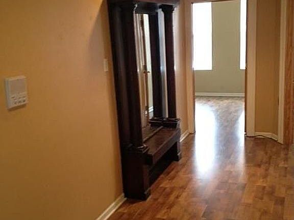 4th image of 5061 N Clark St