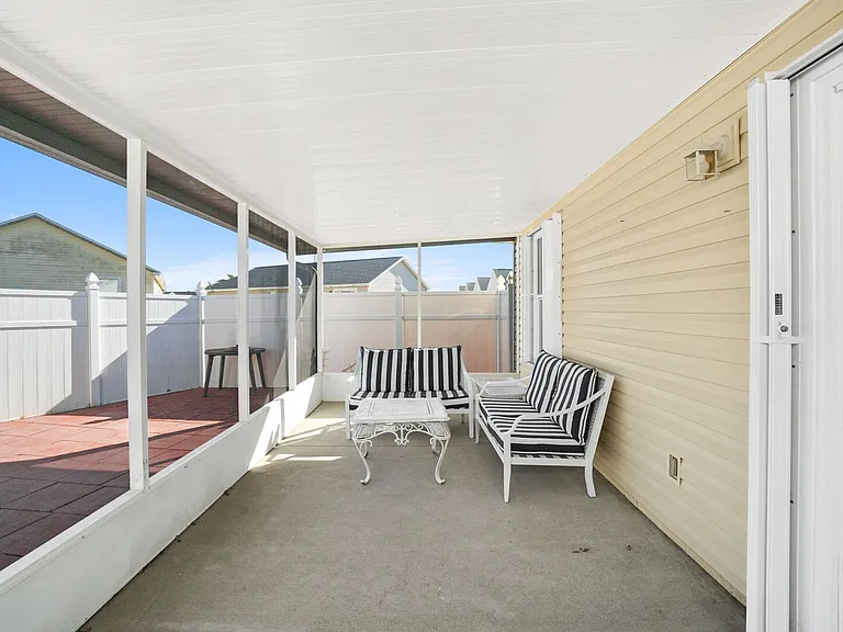 11709 Seashore Ln — Photo 11