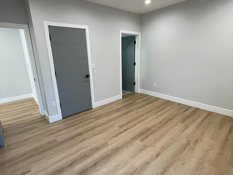 6347 Farmdale Ave — Photo 22