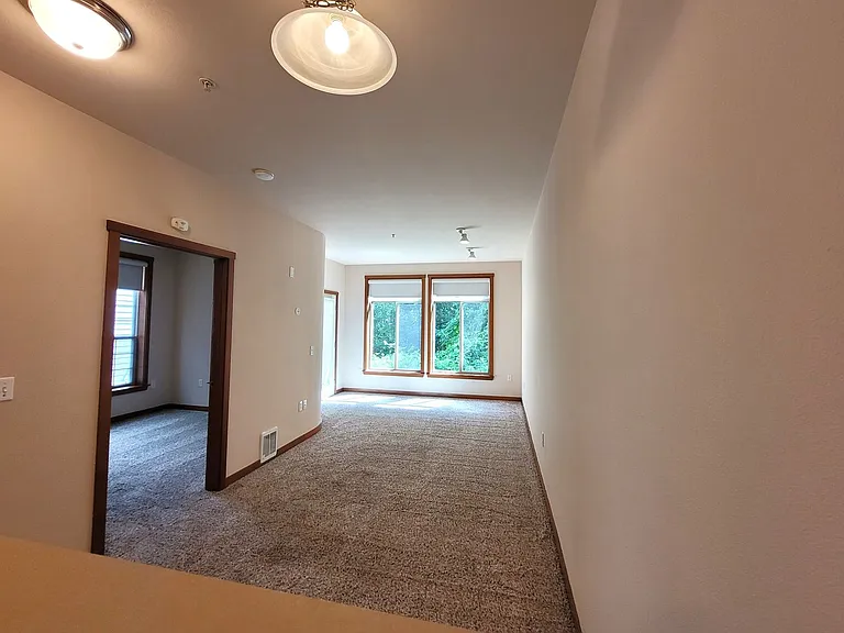 910 Gladstone St #110 — Photo 9