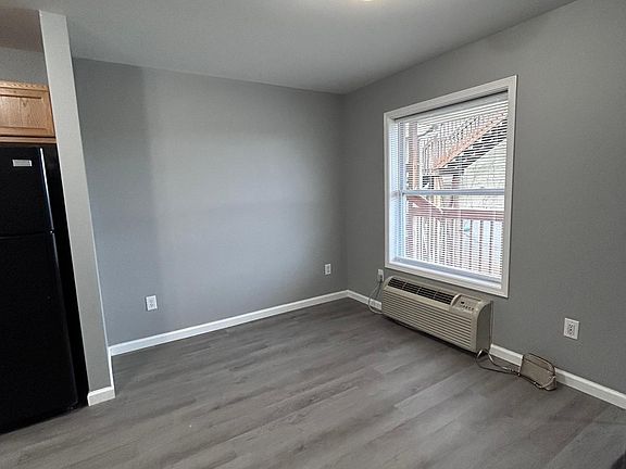 4th image of 1020 Avery St #410-4