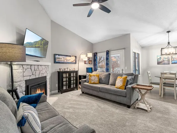 3563 Blue Jay Way APT 200, Eagan, MN 55123