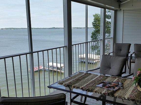 3rd image of 2301 S Lakeview Dr Unit 403