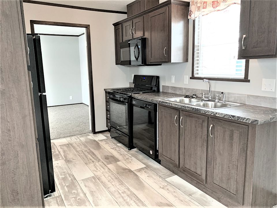 1st image of 46280 La Crosse Dr