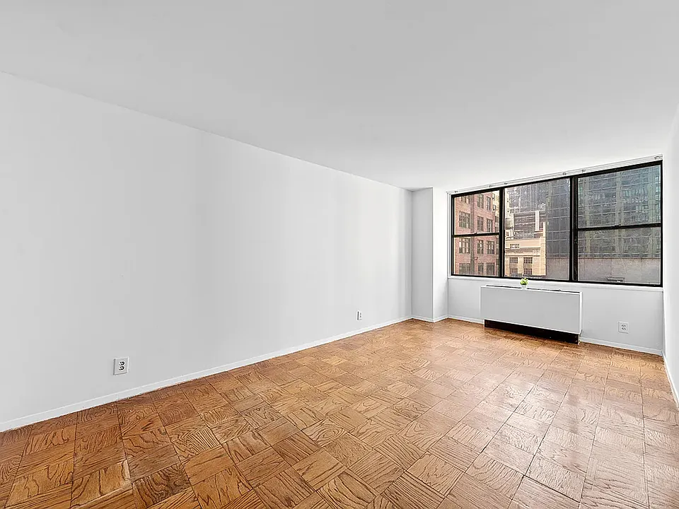 301 E 45th St #7D