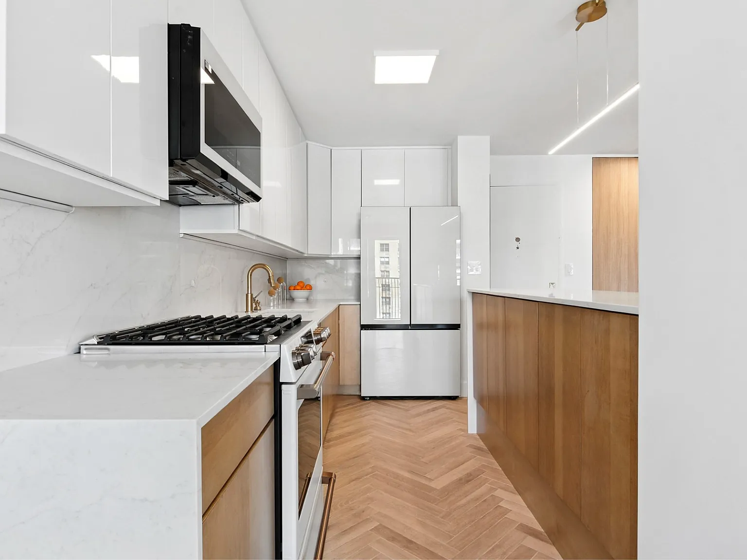 501 Surf Avenue — Photo 3