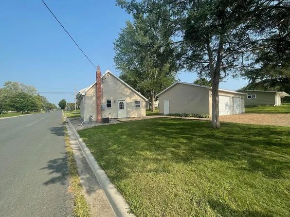 325 N Elm St, Belle Plaine, MN 56011