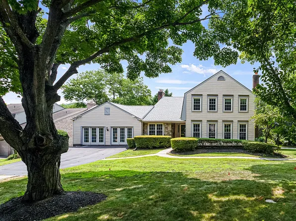 7416 Royal Dominion Dr, Bethesda, MD 20817