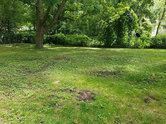 2nd image of 270 E 14th St