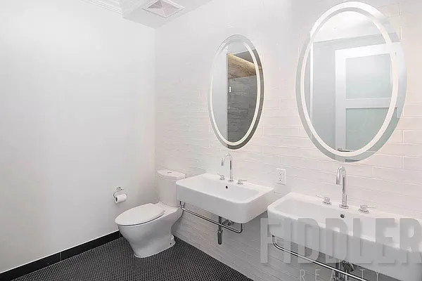 Rented by The KCI Group | media 112
