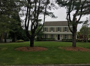 8 Old Field Ln, Mount Sinai, NY 11766