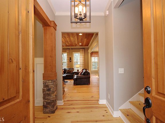 3rd image of 30 Knollwood Ct
