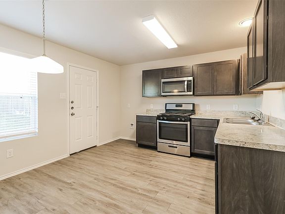 5th image of 2871 N Briggs Dr