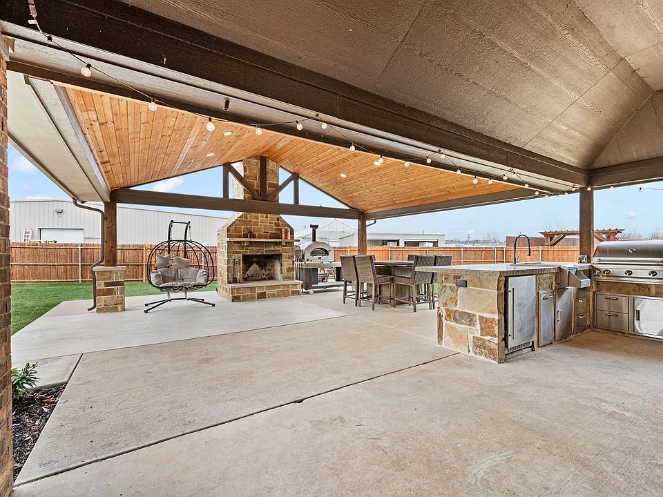1st image of 244 Ovaletta Dr