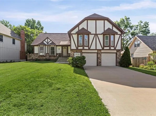 10245 Haskins St, Lenexa, KS 66215