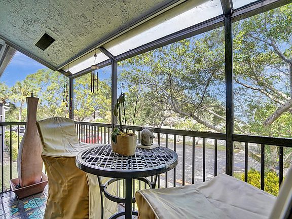 5th image of 2717 S Oakland Forest Drive #201