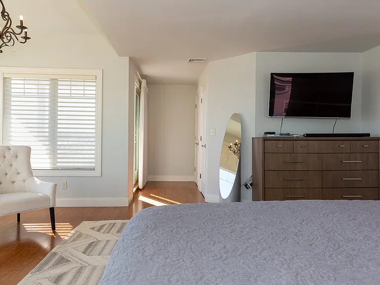 747 Ocean Blvd — Photo 26