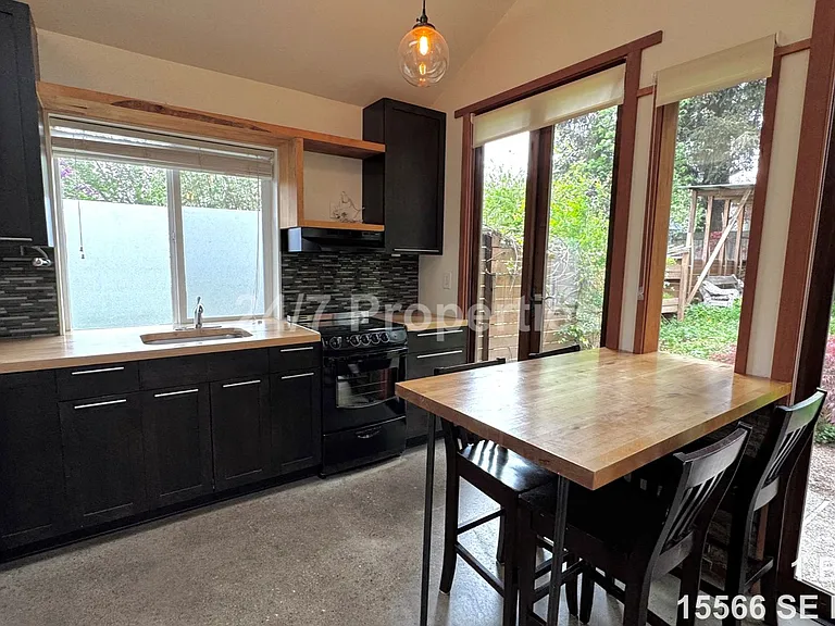 15566 SE Lark Ave — Photo 5