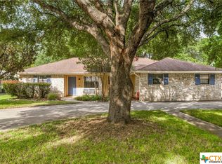 1215 Clearwater Dr, New Braunfels, TX 78130