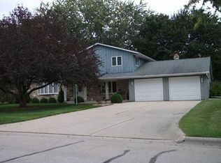 2753 Otto Ct, Green Bay, WI 54313