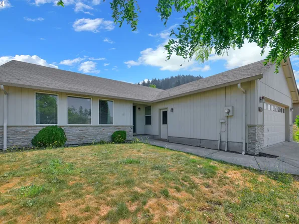 684 Kayla Marie St, Creswell, OR 97426