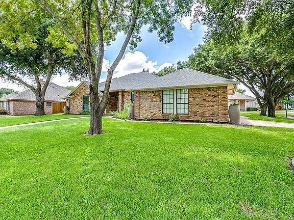 4th image of 1305 Fairfax Dr