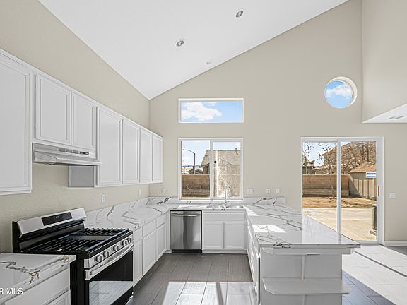 5th image of 5768 Monaco Dr
