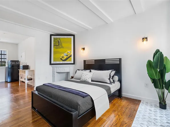 439 15th St #15, Miami Beach, FL 33139