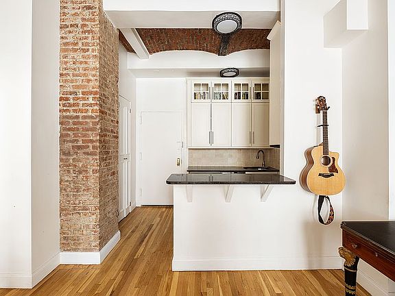 2nd image of 9 Barrow St APT 6D