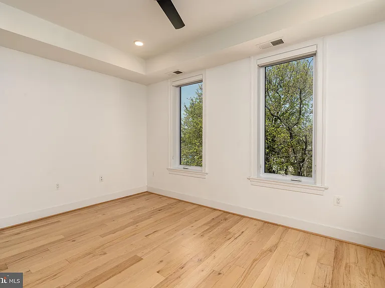 811 Upshur St NW #Penthouse 10 — Photo 28