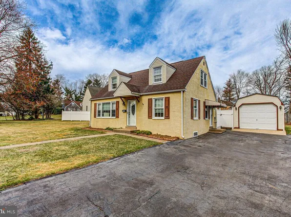 948 Cherry Ln, Southampton, PA 18966