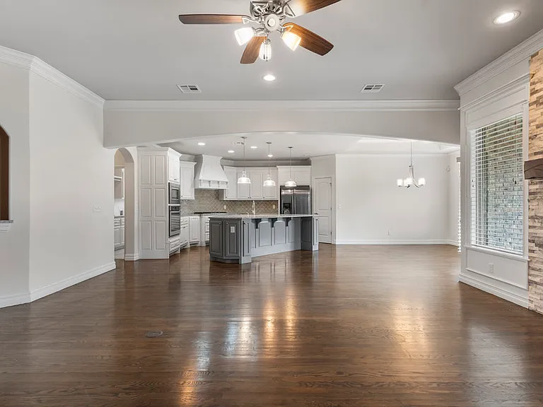 Livingroom, Kitchen & DIning