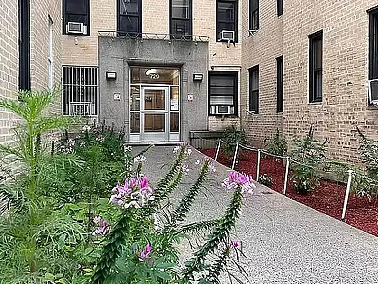 729 W 186th St #2J — Photo 21