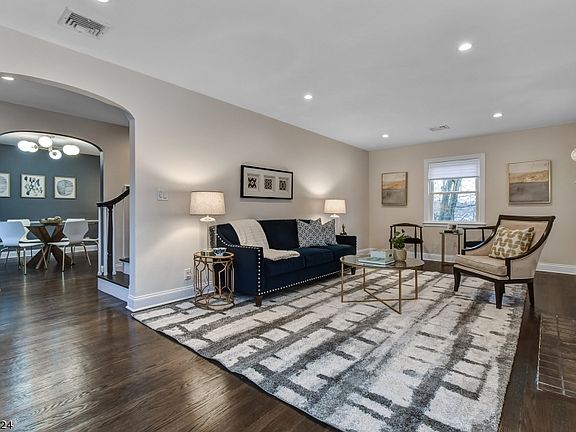 3rd image of 5 Kingsland Ct