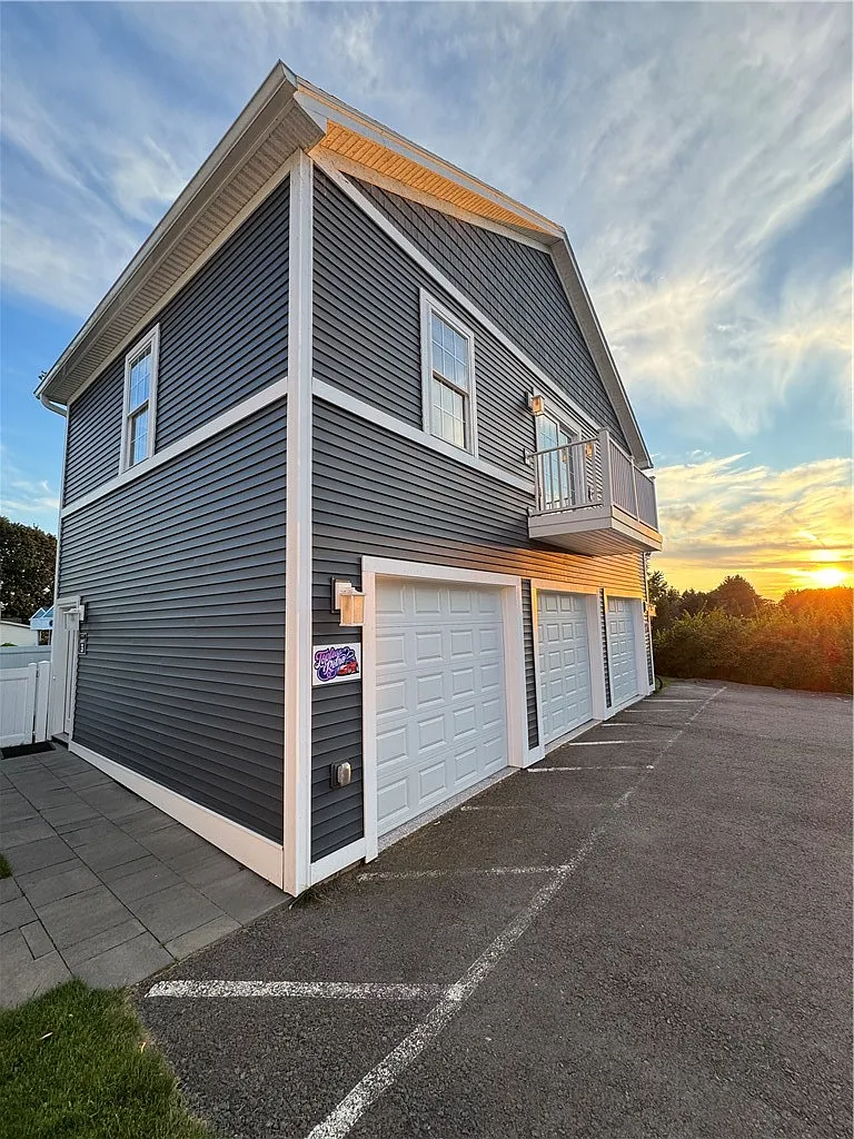 2 bed, 2.0 bath, 1600 sqft, $2,000 — Photo 2