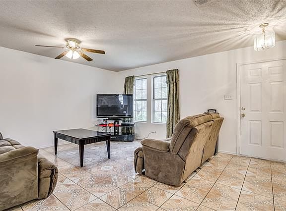 4th image of 2920 Barberini Dr
