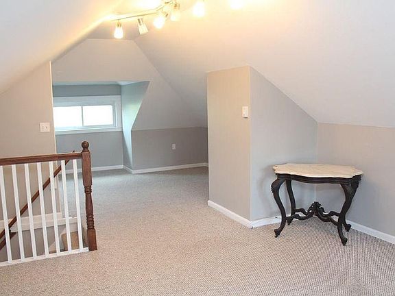 5th image of 137 Marlboro St #2