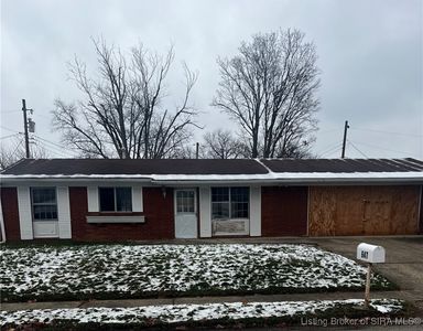 647 Spicewood Drive, Clarksville, IN, 47129