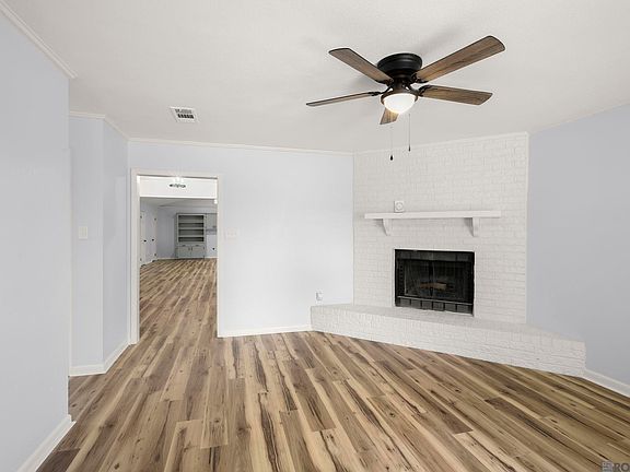 3rd image of 6262 Wright Dr