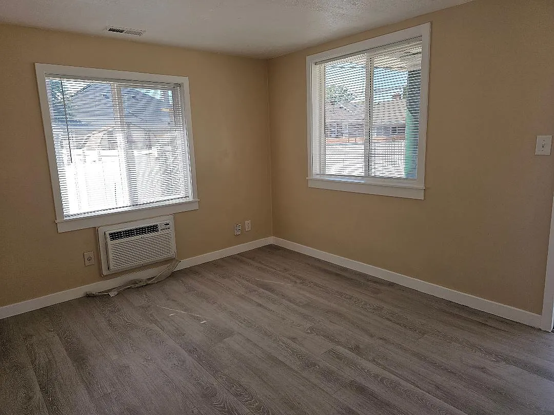 2 bed, 900 sqft, $1,245 — Photo 3