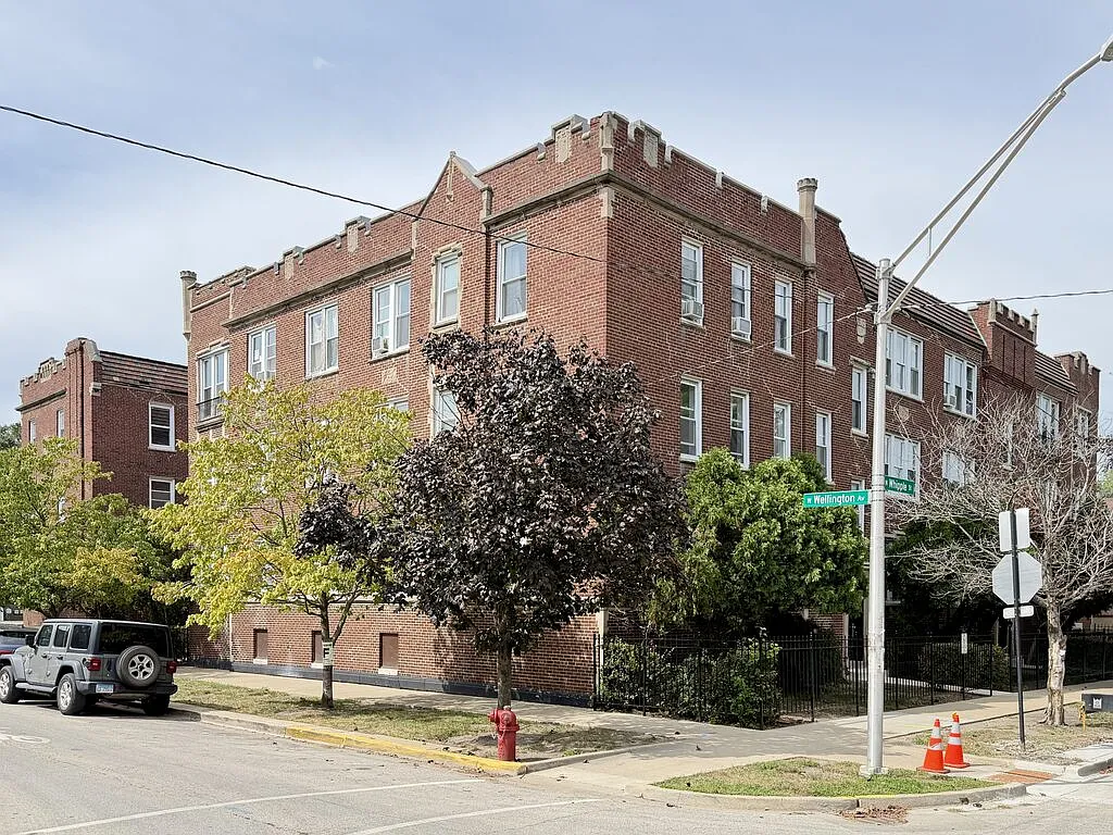 Pleasing 1 Bed, 1 Bath at Wellington + Whipple (Logan Square) — Photo 1