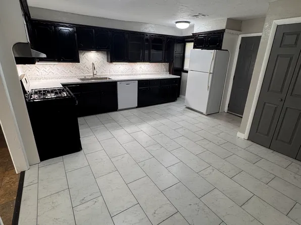 1106 N Pesotum Ave, Shawnee, OK 74801