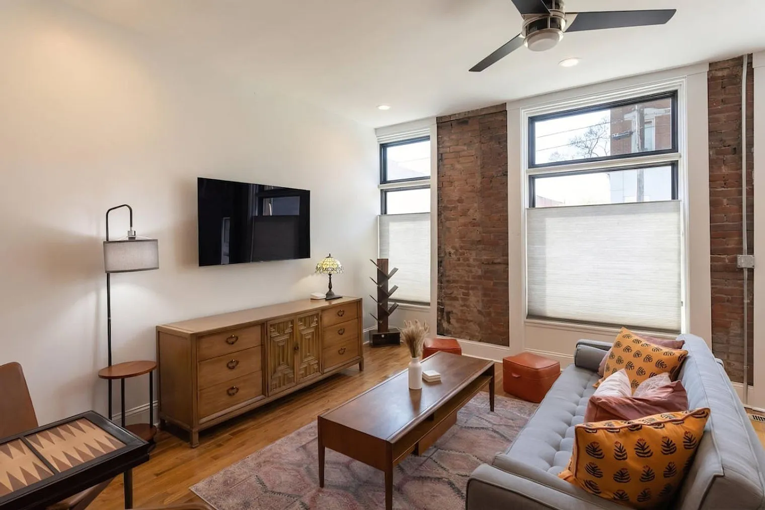 3 bed, 2.0 bath, $4,885 — Photo 2