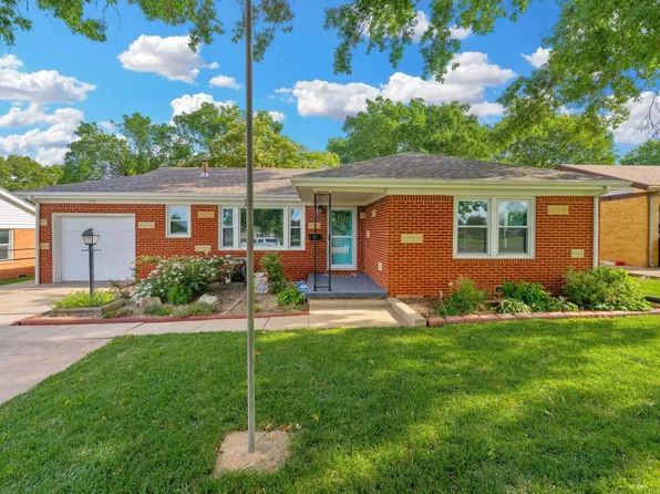 710 E Madison Dr, Derby, KS 67037