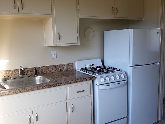 3rd image of 30 Nueva Ave APT 5