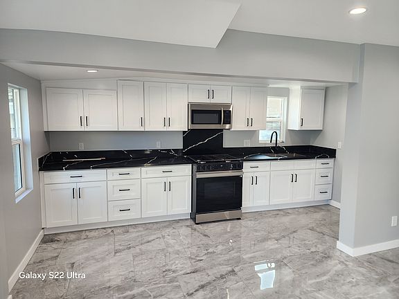2nd image of 521 E Valencia Ave