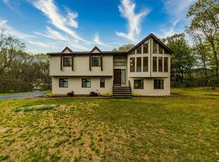 3 Westbrook Rd, Coram, NY 11727