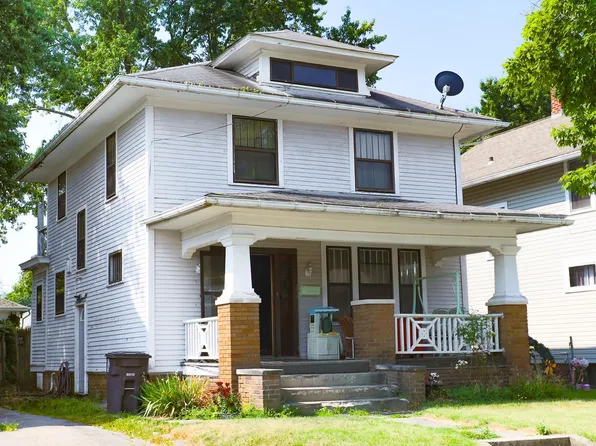 330 Lexington Ct, Fort Wayne, IN 46806